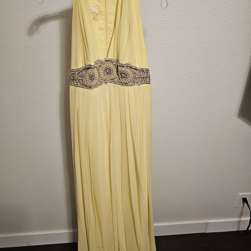 Elegant Yellow Maxi Dress with Embellished Waist